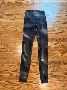 Lululemon Wunder Train Women’s Size 4 Dark Green Tie-Dye/Camo Leggings